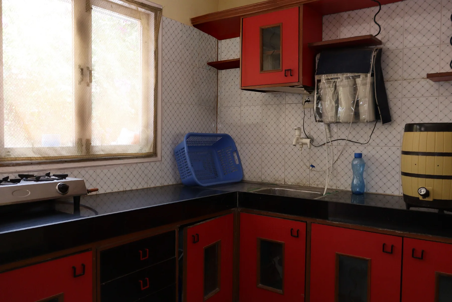 Water purification setup installed in a kitchen
